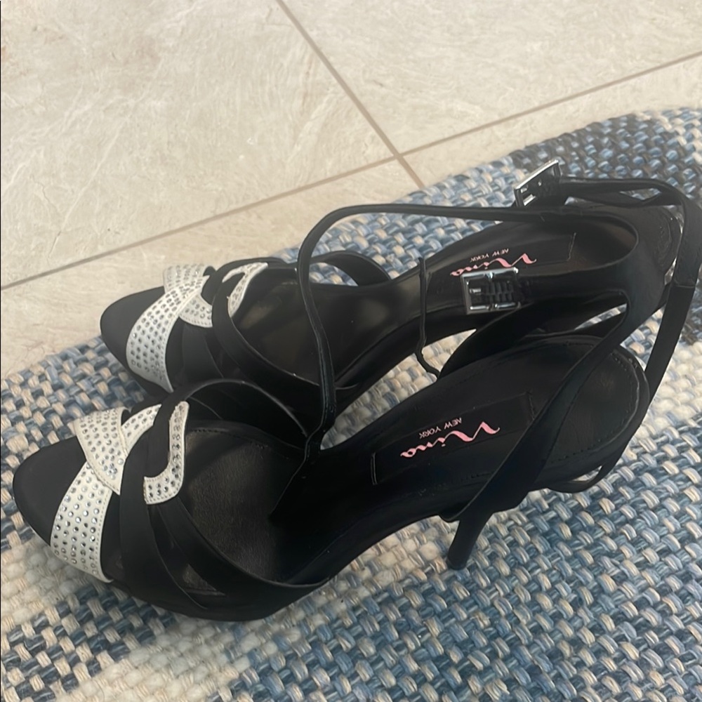 Nina Black and White Elegant Heels NEW